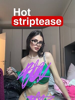 martinavismara Nude Leaked Photo #11