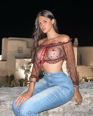 martinavismara Nude Leaked Photo #17