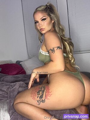 megannreign Nude Leaked Photo #37
