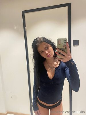 melliele1 Nude Leaked Photo #6