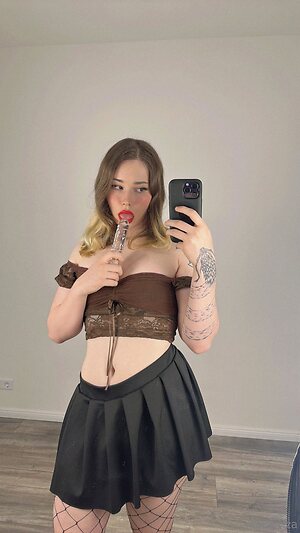 meowriza Nude Leaked Photo #30