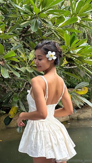 mia jeen