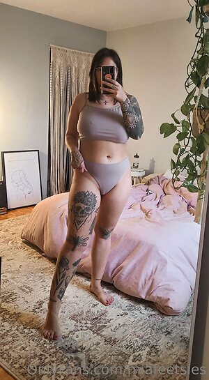 miafeetsies Nude Leaked Photo #18