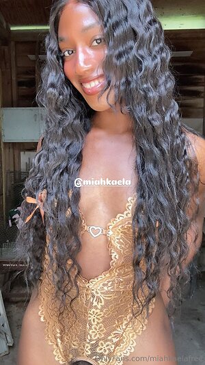 miahkaelafree Nude Leaked Photo #4
