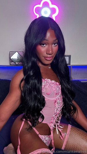 miahkaelafree Nude Leaked Photo #15