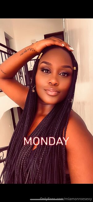 miamonroesexy Nude Leaked Photo #12