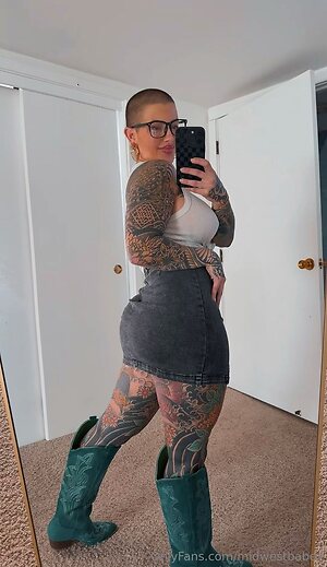 midwestbabex Nude Leaked Photo #9