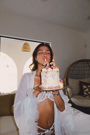 mikalafuente Nude Leaked Photo #31