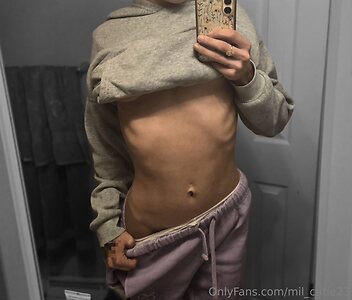 mil cutie23 Nude Leaked Photo #2