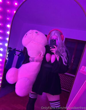 milavolkerfree Nude Leaked Photo #3