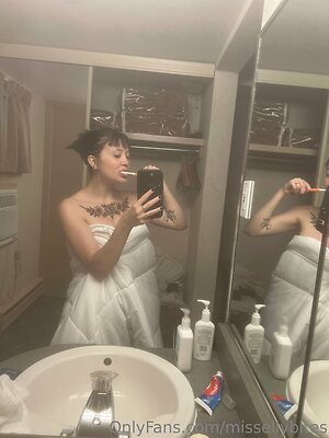 missellybites Nude Leaked Photo #15