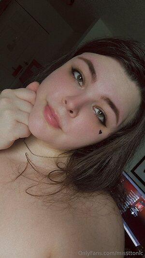 missttonic Nude Leaked Photo #4