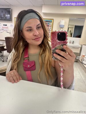 missxalice Nude Leaked Photo #37