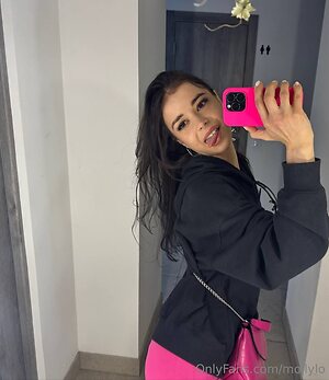 mollylo Nude Leaked Photo #20