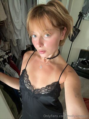 mollyxmoore Nude Leaked Photo #13