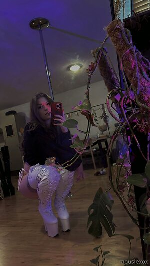 mousiexox Nude Leaked Photo #8