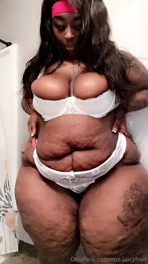 mrs juicyfruit Nude Leaked Photo #17