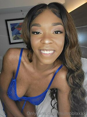 munromoans Nude Leaked Photo #13