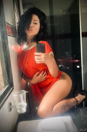 naughty skull Nude Leaked Photo #33