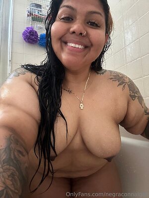 negraconnalgas Nude Leaked Photo #17