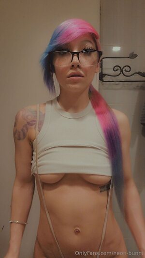 neon-bunni Nude Leaked Photo #9