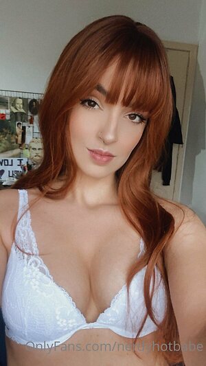 nerdyhotbabe