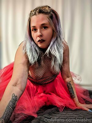 niashu Nude Leaked Photo #9