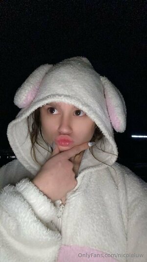 nicoleluw Nude Leaked Photo #9