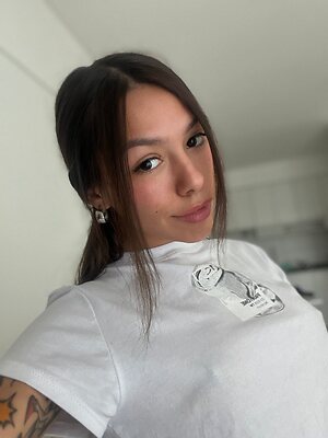 ninaneedsin Nude Leaked Photo #3