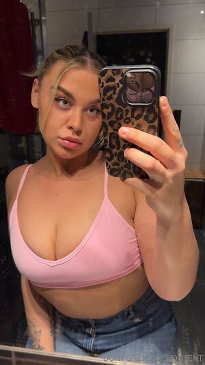 norwayscurvybarbiefree Nude Leaked Photo #8