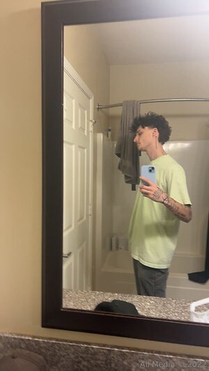 notgavinn Nude Leaked Photo #4
