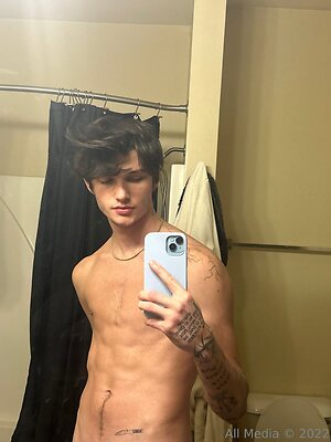 notgavinn Nude Leaked Photo #17