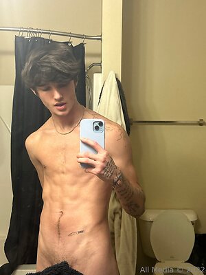 notgavinn Nude Leaked Photo #18