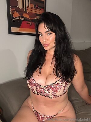 oliviaknight Nude Leaked Photo #6