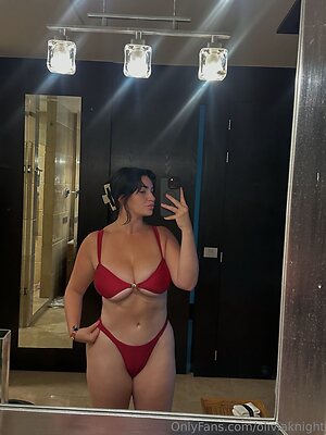oliviaknight Nude Leaked Photo #11