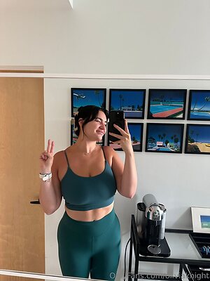 oliviaknight Nude Leaked Photo #13
