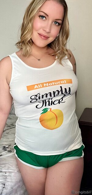 omgitsbri Nude Leaked Photo #10