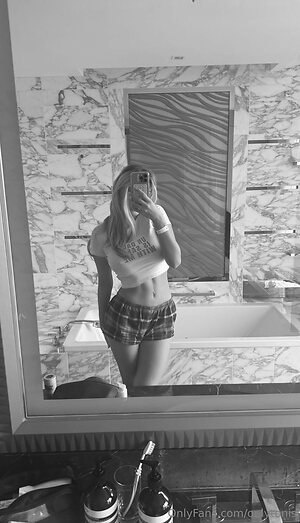 onlytonis Nude Leaked Photo #19