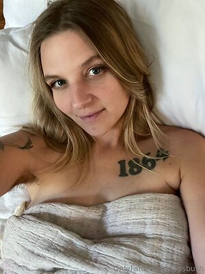 parisbush Nude Leaked Photo #38