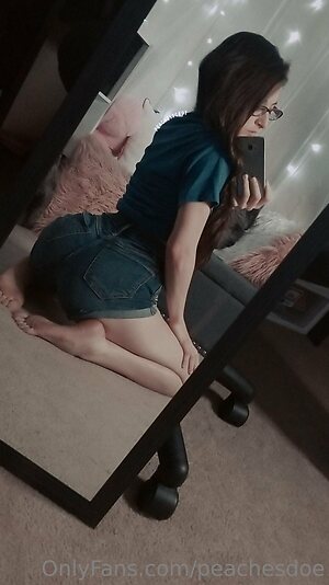 peachesdoe Nude Leaked Photo #14
