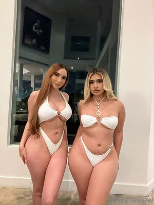 peachybunzoy Nude Leaked Photo #5