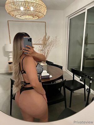 peachybunzoy Nude Leaked Photo #8