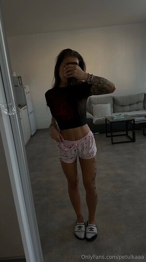 petulkaaa Nude Leaked Photo #2
