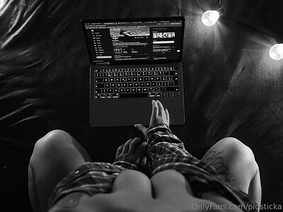 plosticka Nude Leaked Photo #15