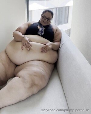 plump paradise Nude Leaked Photo #20