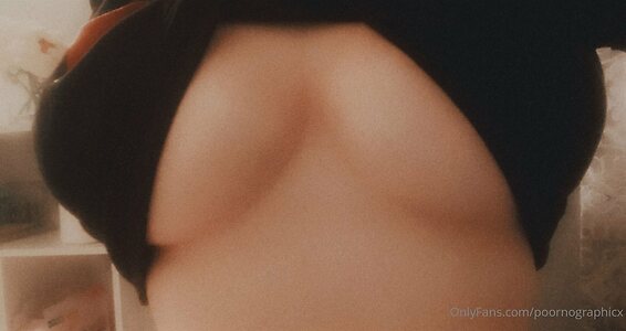 poornographicx Nude Leaked Photo #9
