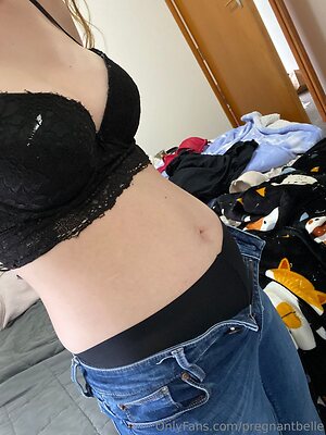 pregnantbelle Nude Leaked Photo #39