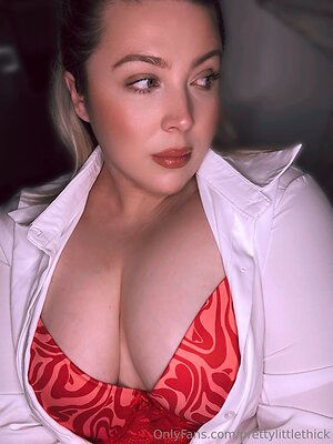 prettylittlethick Nude Leaked Photo #2