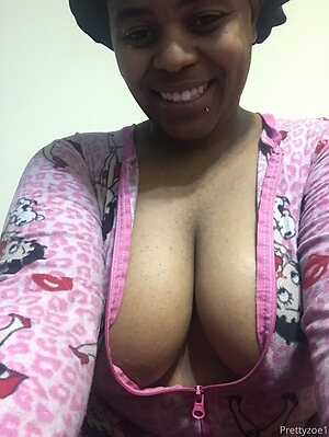 prettyzoe Nude Leaked Photo #13