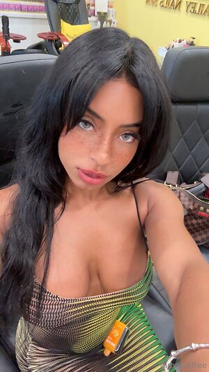 qimmahrussofree Nude Leaked Photo #15